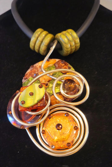 The Autumn Circle Necklace