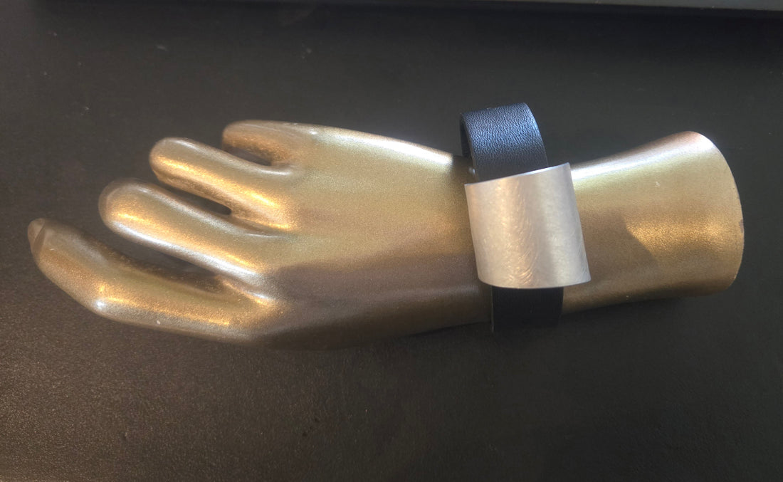 Sleek bracelet