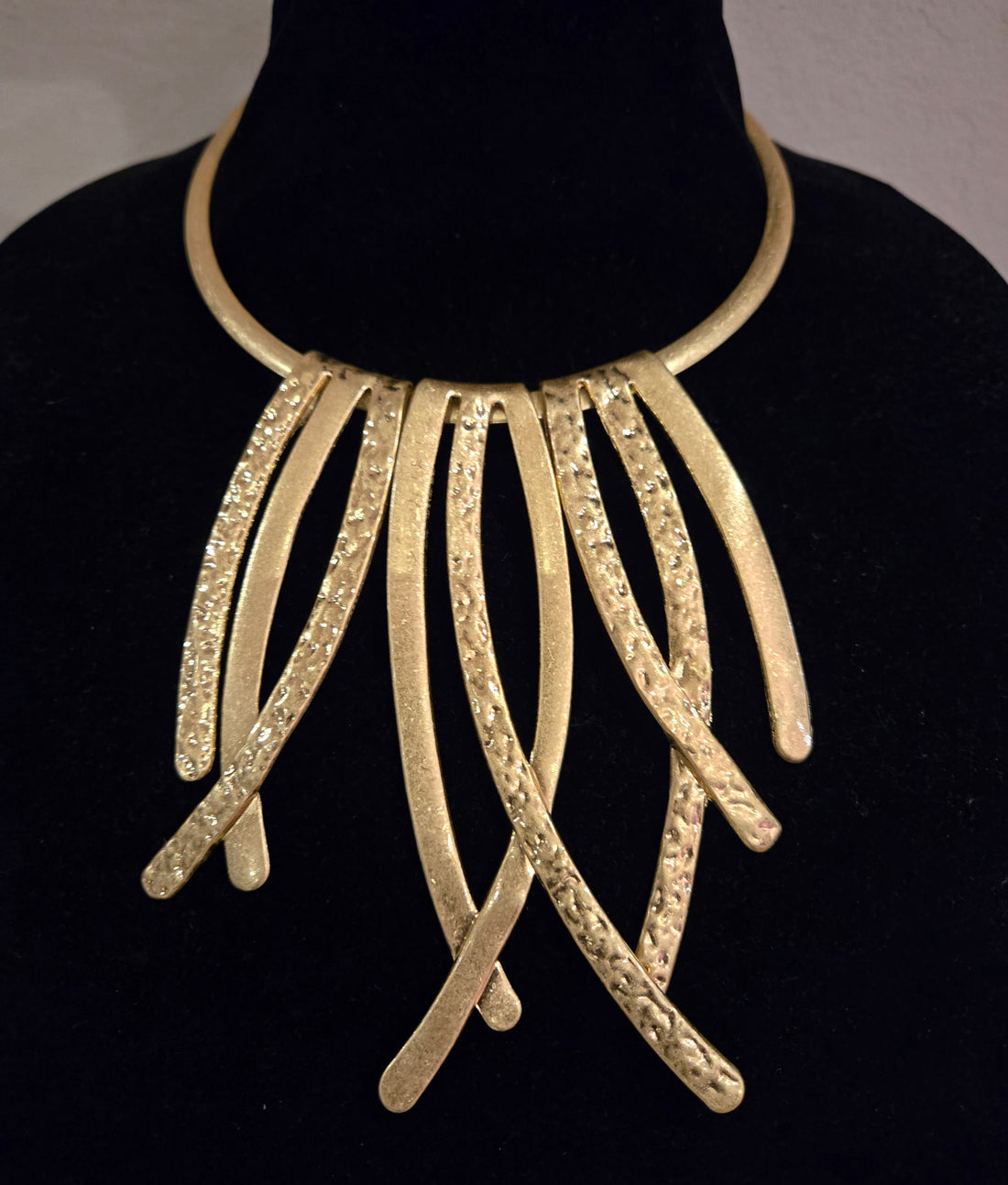 Brushed Collar Necklace