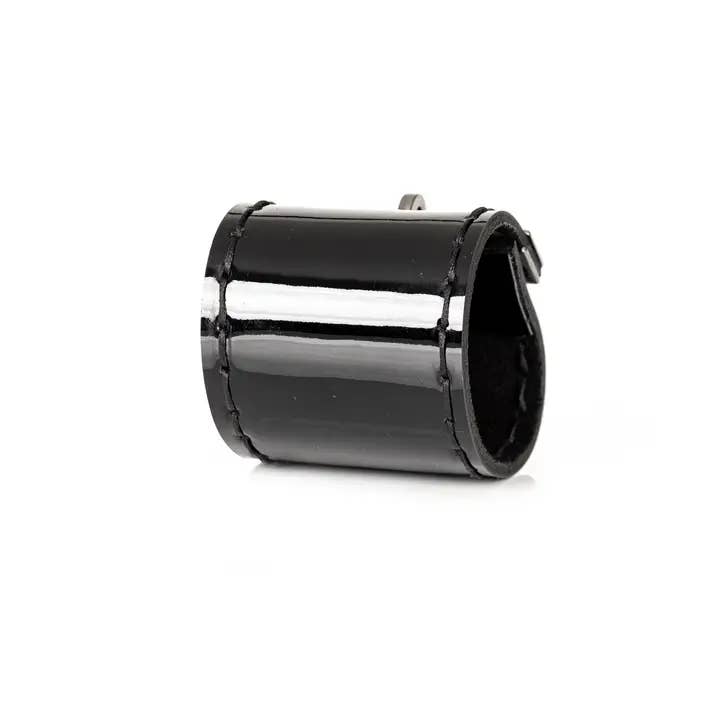 Lock Patent Leather Cuff Black High-Gloss Statement