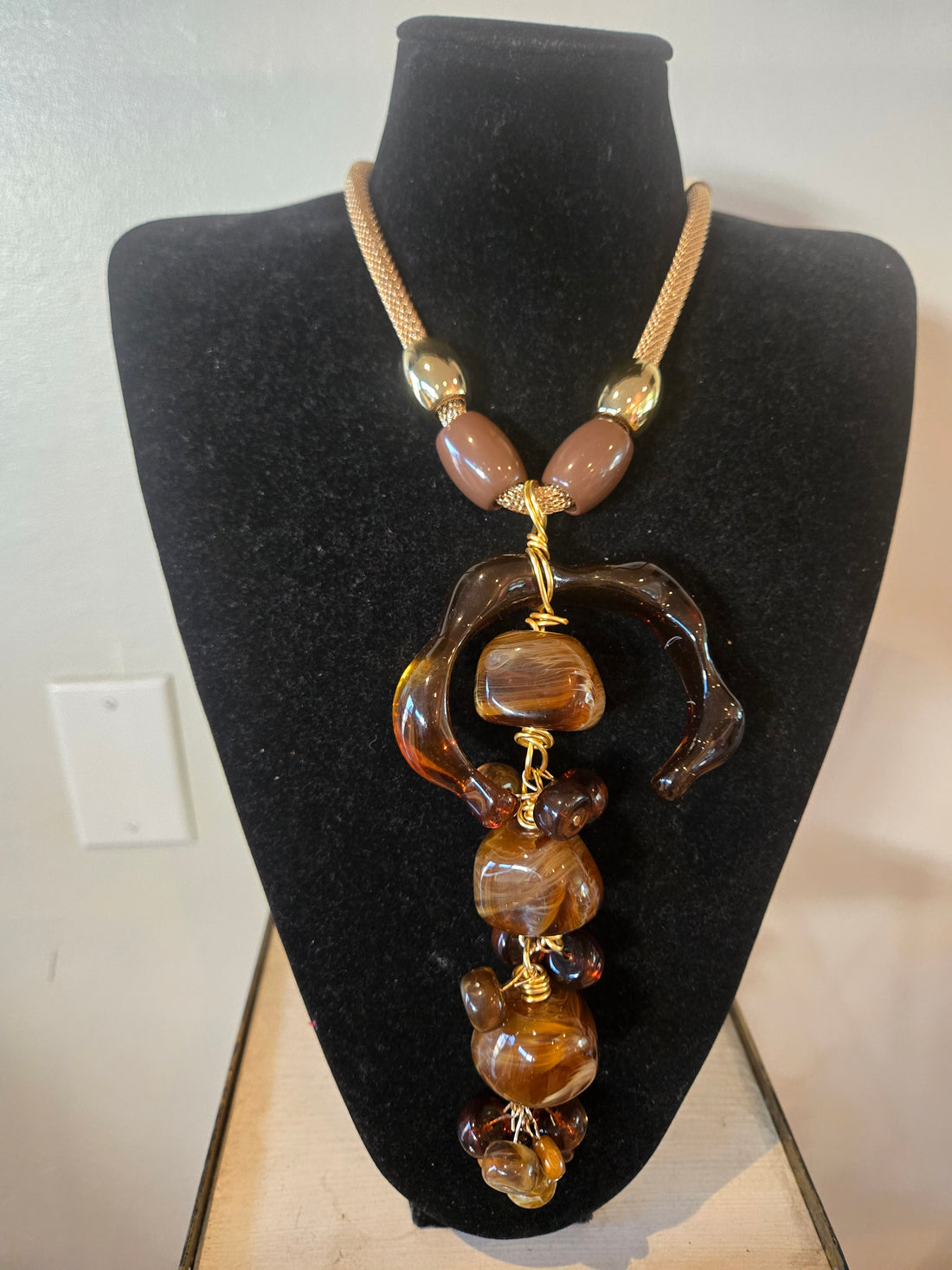The Bold Amber Necklace